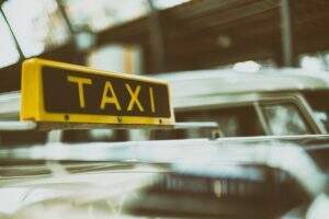 Táxis autônomos