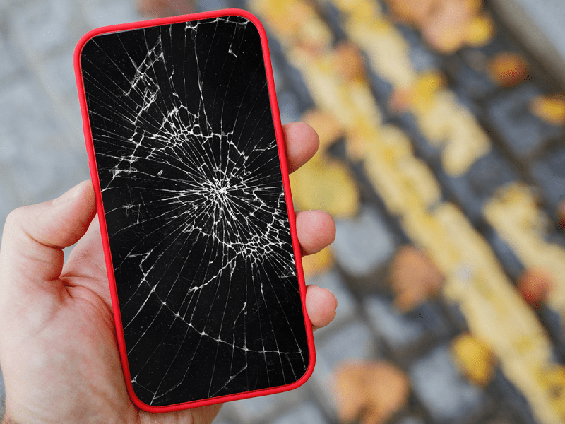 Tela de celular quebrada - Getty Images